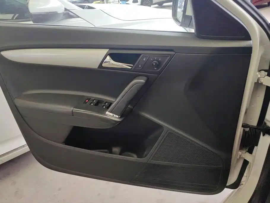 Volkswagen Gran Lavida 2015
