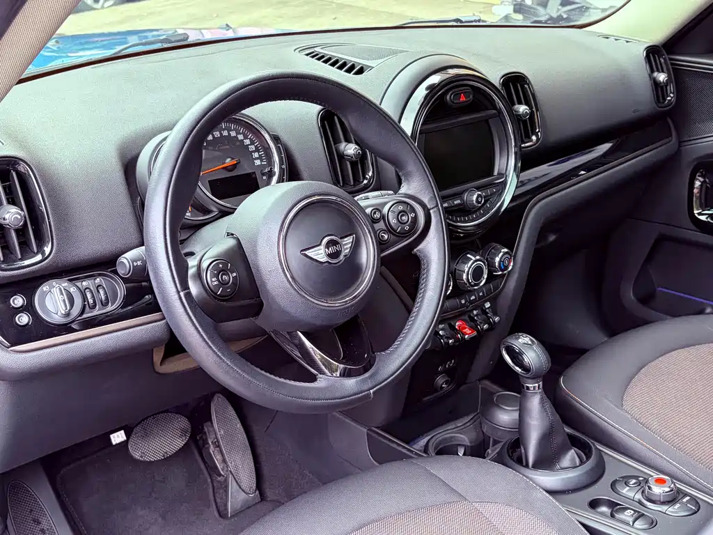 MINI Countryman 2017 — фото 12