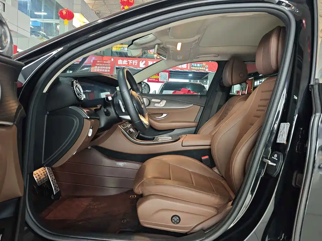 Mercedes-Benz E-Class 2020 — фото 15