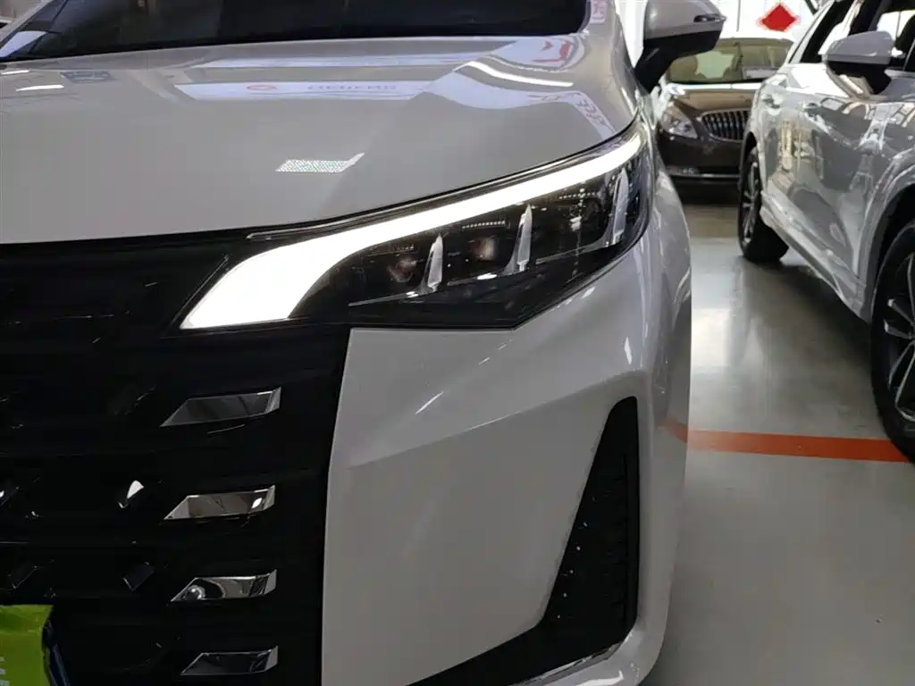 GAC Motor Trumpchi M6 2023 — фото 24