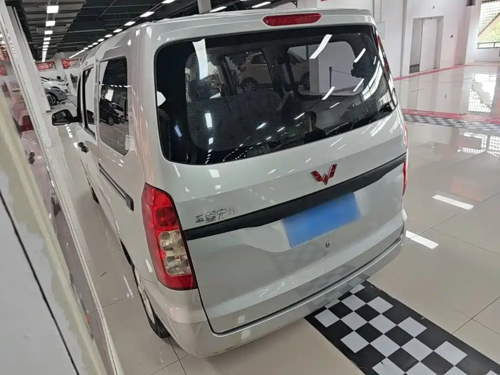 Wuling Hongguang V 2023