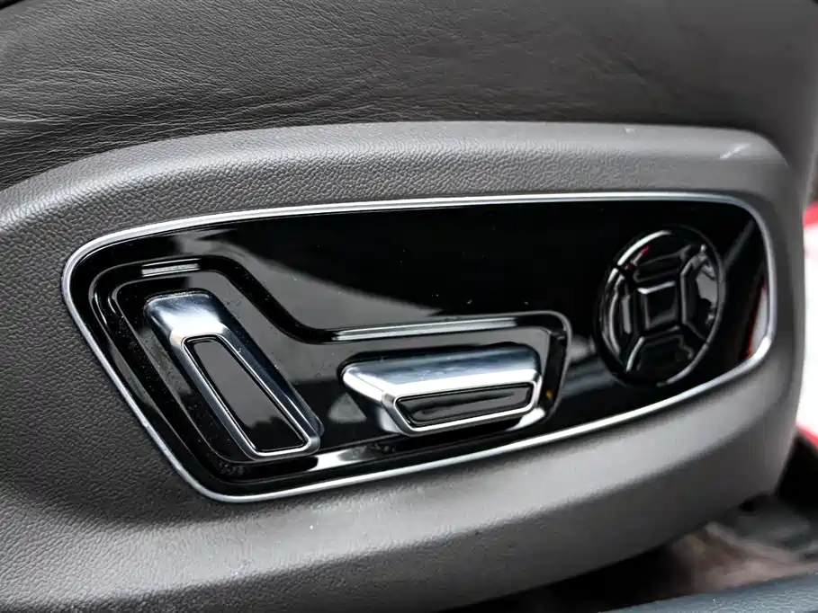 Audi A8 New Energy 2022 — фото 29