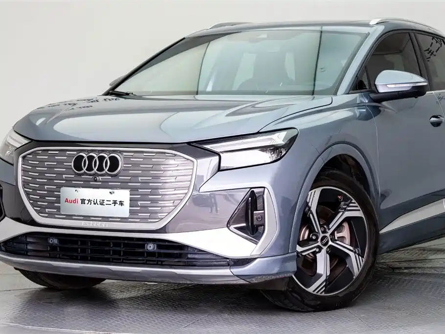 Audi Q4 E-Tron 2023 — фото 18