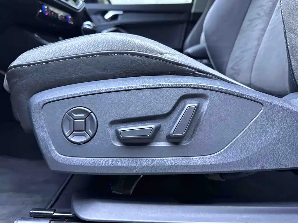 Audi Q3 2021 — фото 17