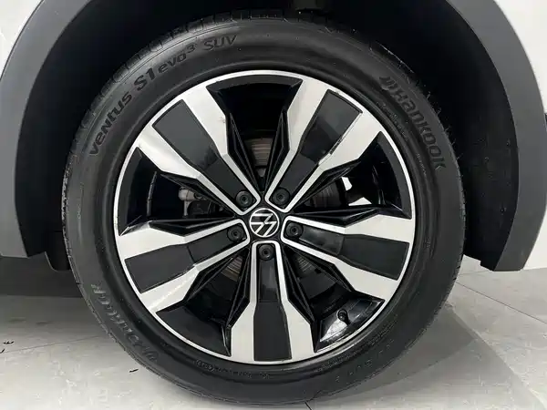 Volkswagen Tiguan L 2021