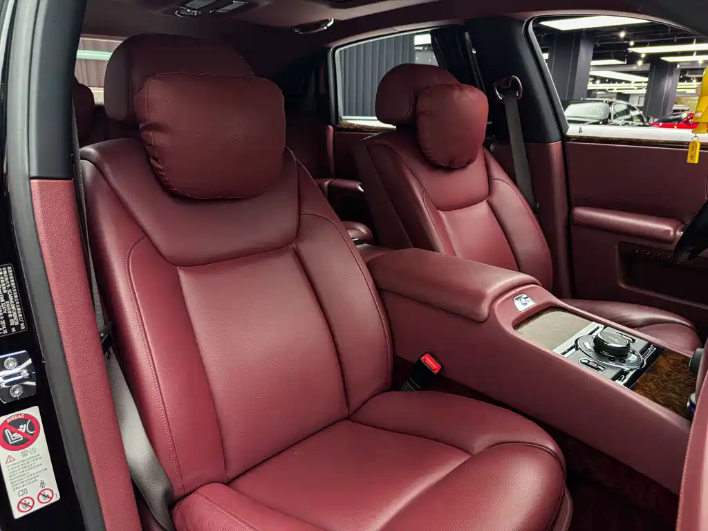Rolls-Royce Ghost 2015 — фото 20
