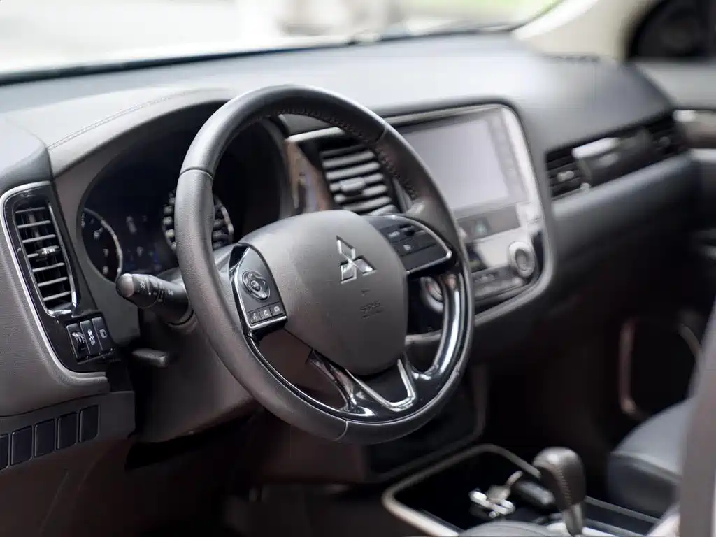 Mitsubishi Outlander 2019 — фото 10