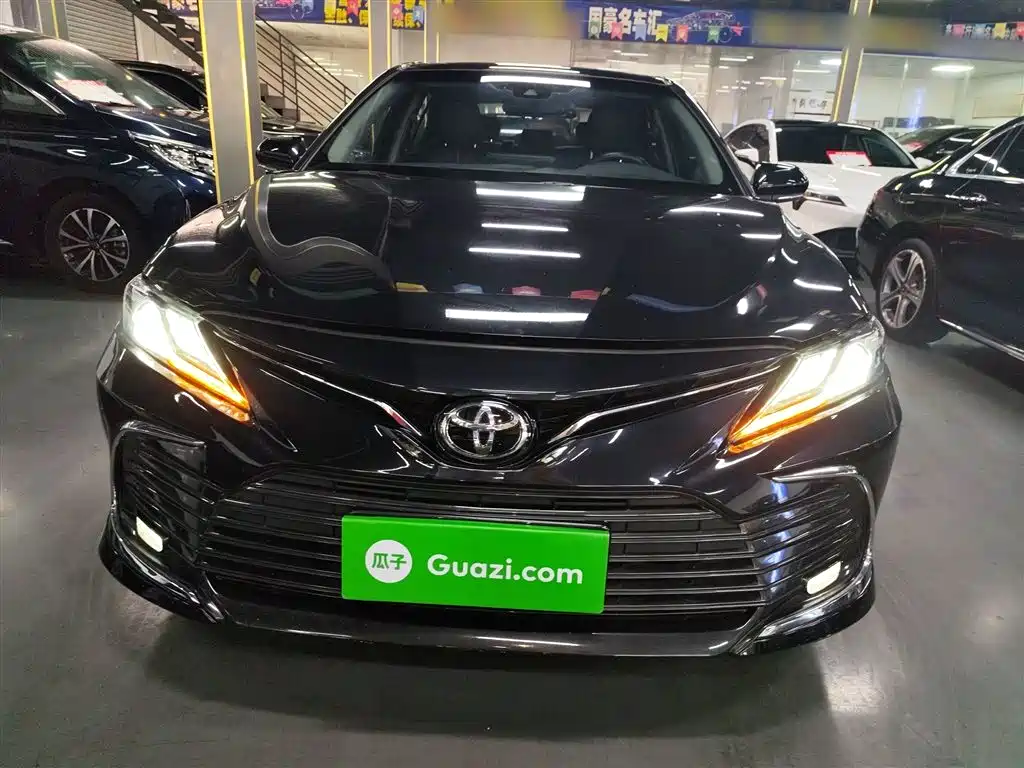 Toyota Camry 2023 — фото 3