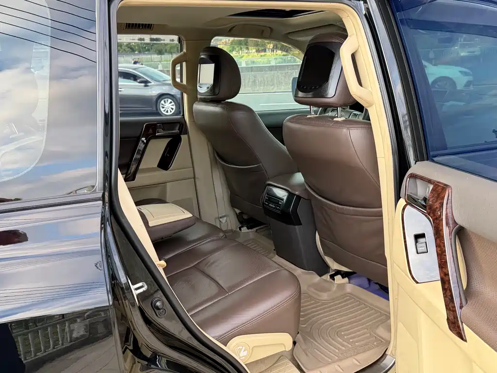 Toyota Prado 2015 — фото 16