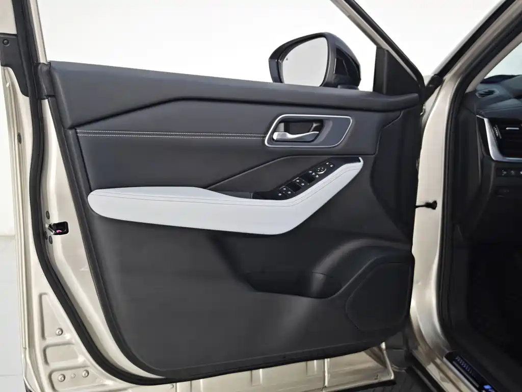 Nissan X-Trail 2024 — фото 12