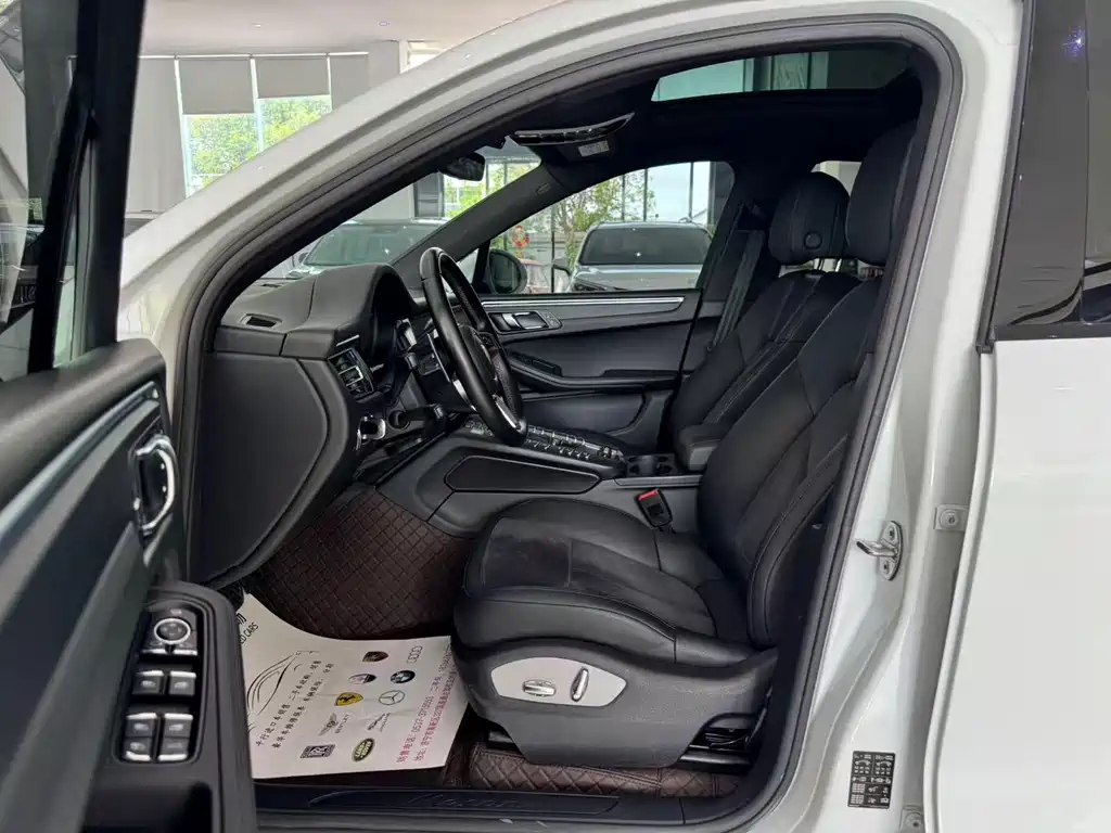 Porsche Macan 2020