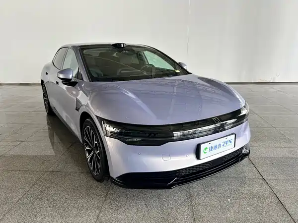 Zeekr 007 2025