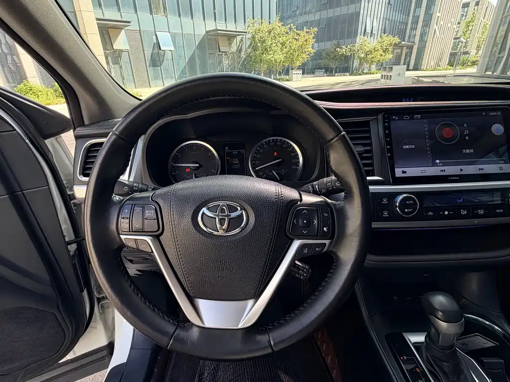 Toyota Highlander 2018 — фото 15