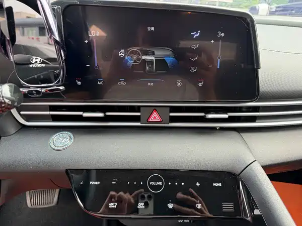 Hyundai Elantra 2022