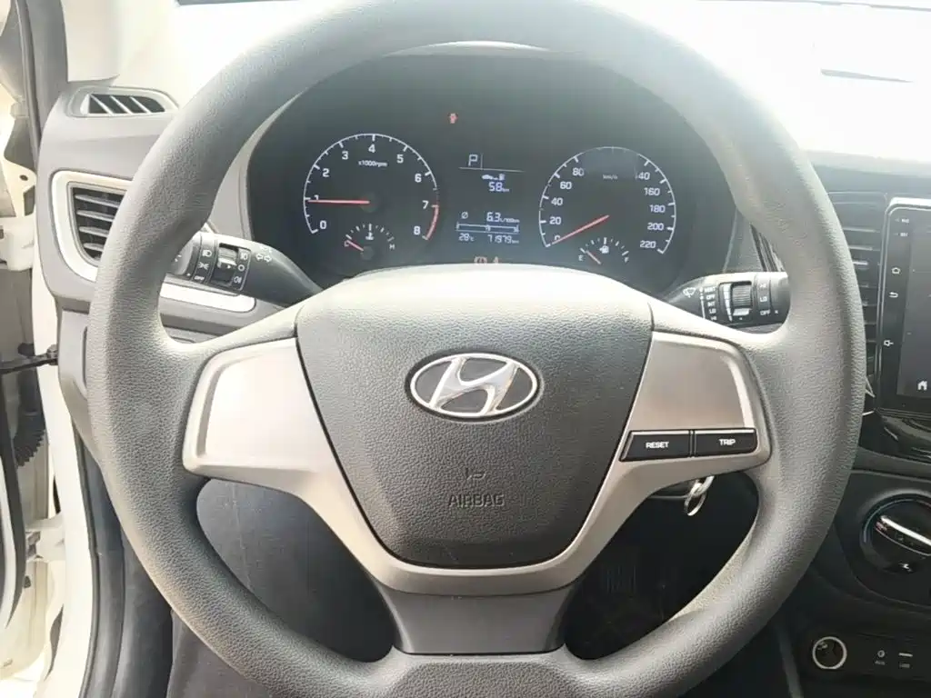 Hyundai Verna 2019 — фото 11