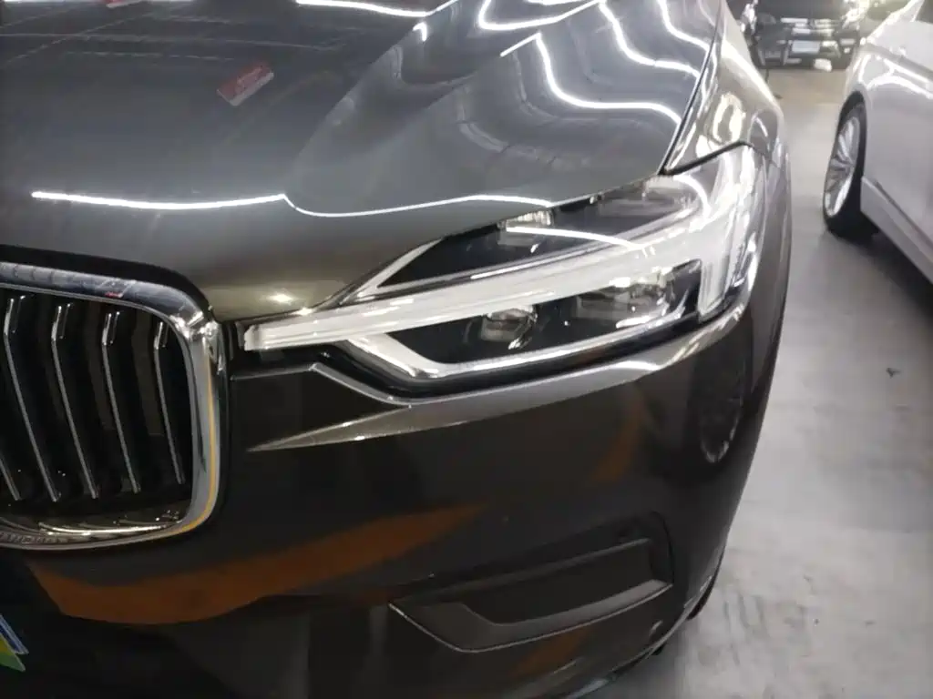 Volvo XC60 2018 — фото 24