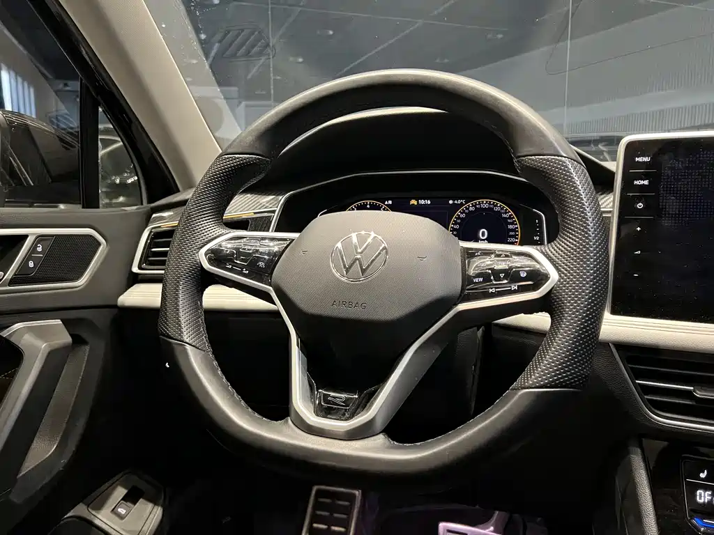 Volkswagen Tiguan L 2023 — фото 8