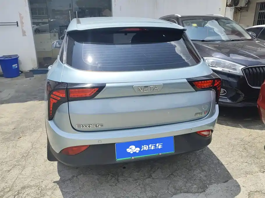 Neta V 2022