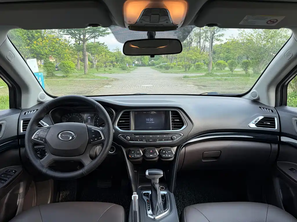 GAC Motor Trumpchi GS4 2015 — фото 11