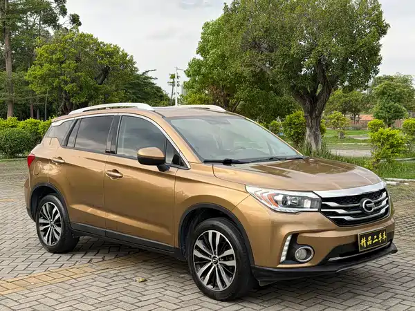 GAC Trumpchi GS4 2015