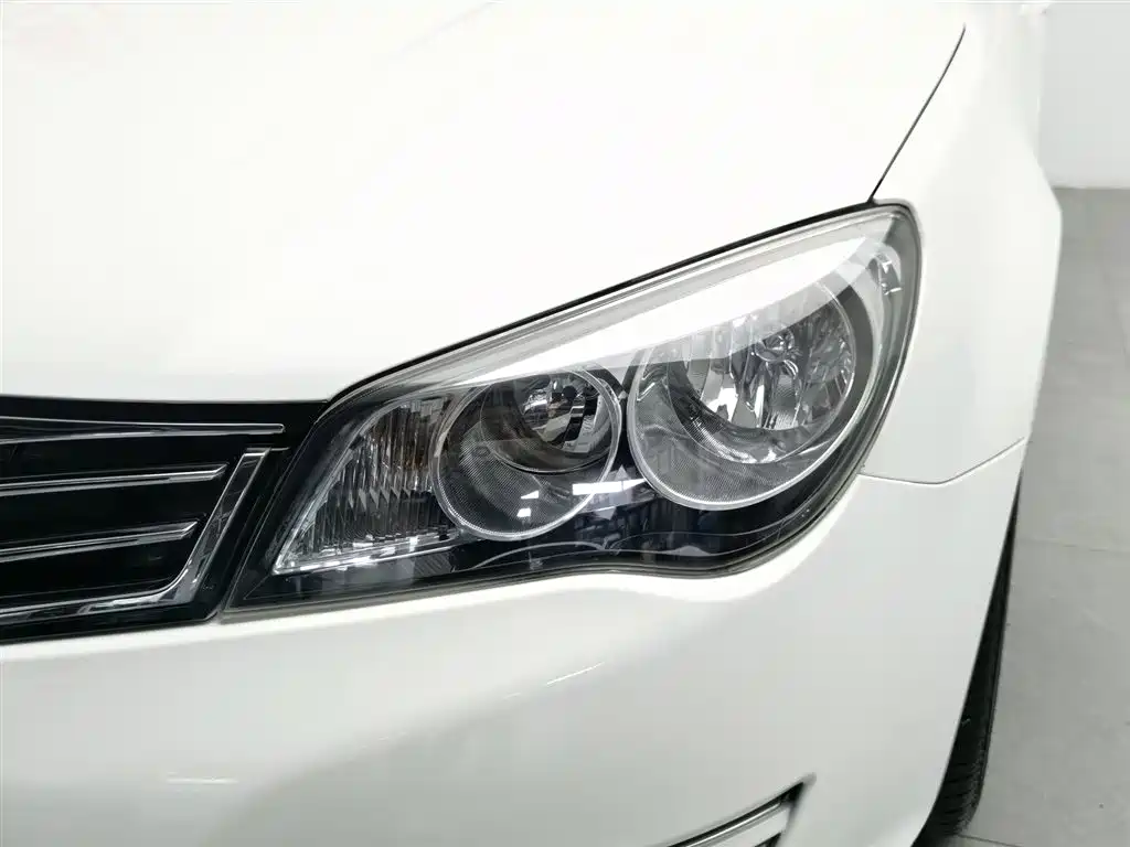 Roewe 350 2016
