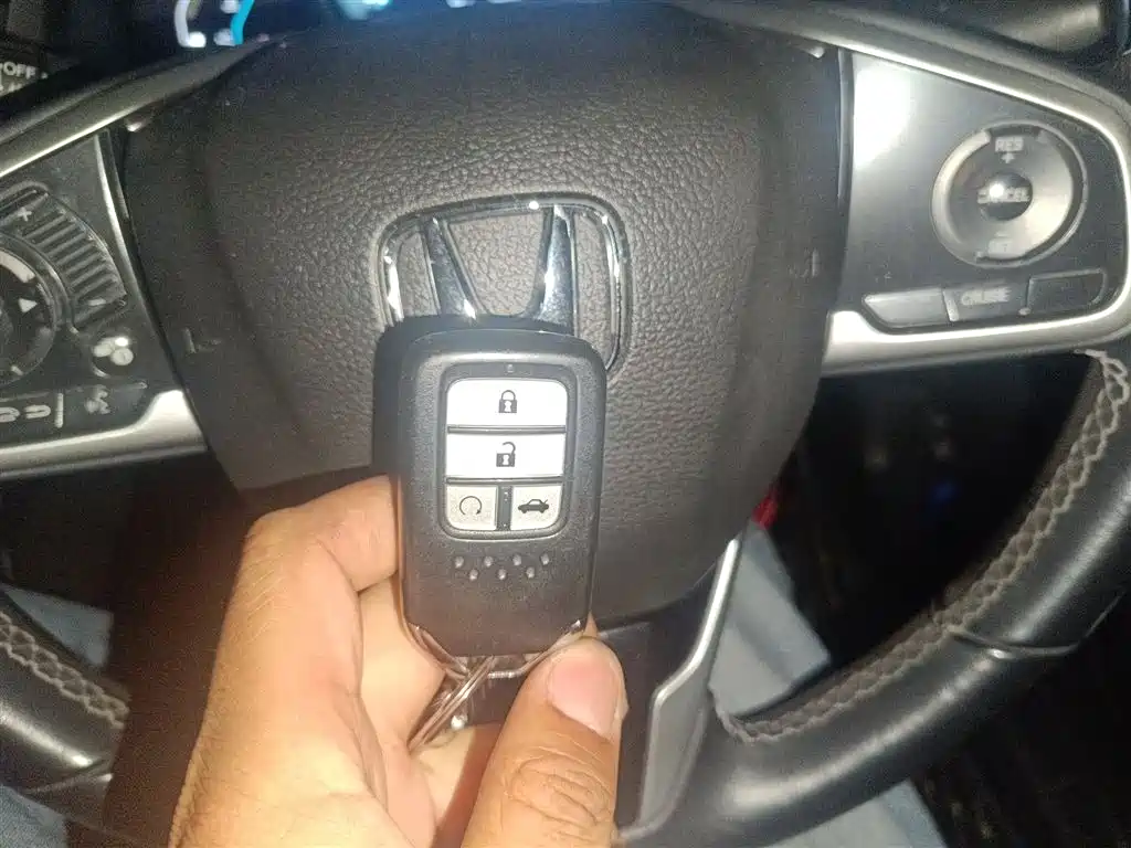 Honda Civic 2018 — фото 12