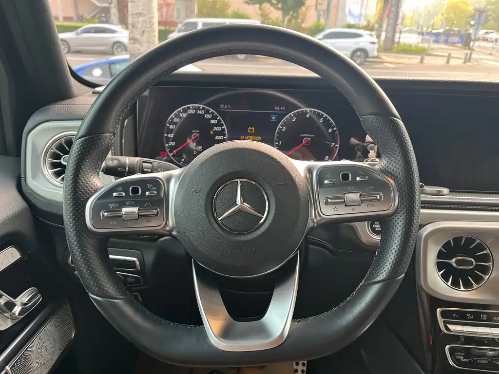 Mercedes-Benz G-Class 2022 — фото 13