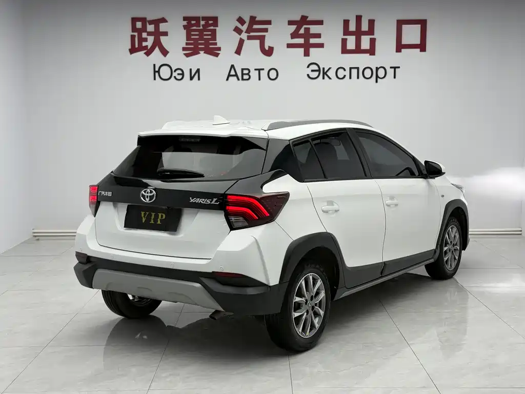 Toyota Yaris L 2021