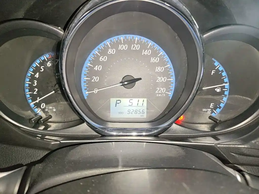 Toyota Yaris L 2018 — фото 12