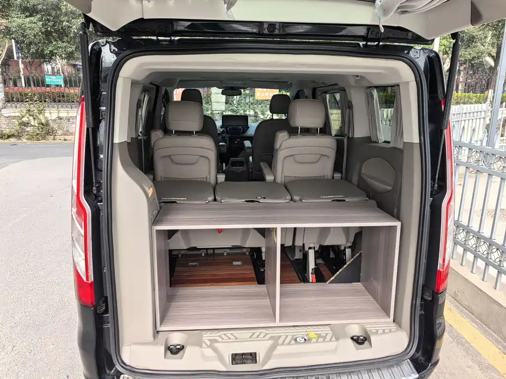Ford Tourneo 2018 — фото 12