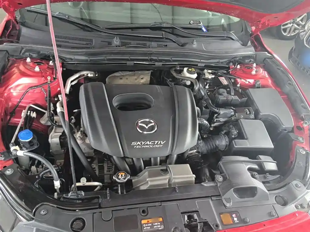 Mazda 3 Axela 2018 — фото 20