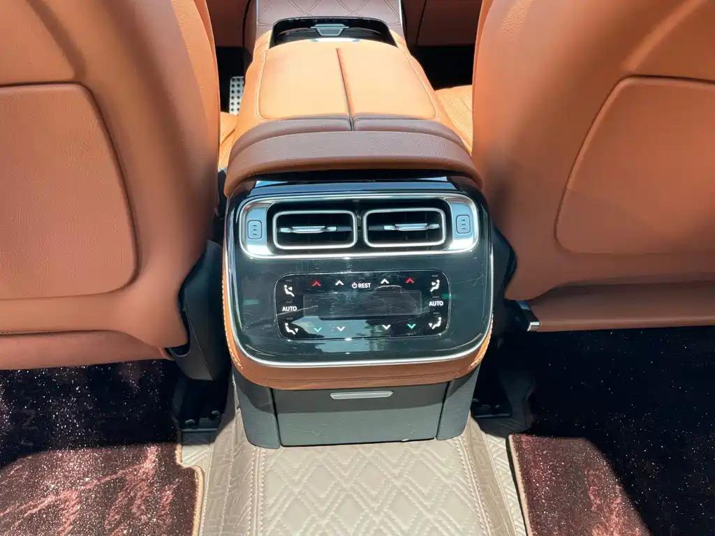 Mercedes-Benz S-Class 2023 — фото 16