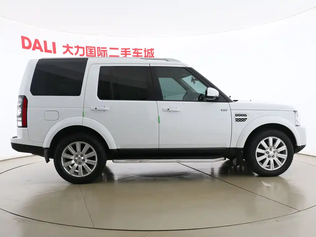 Land Rover Discovery 2015 — фото 13