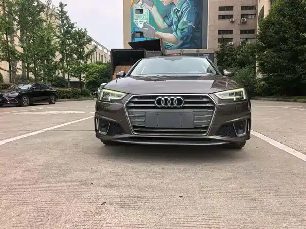 Audi A4L 2019