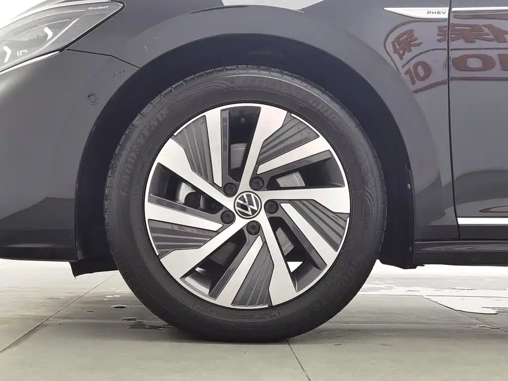 Volkswagen Passat Plug-In Hybrid 2023 — фото 17
