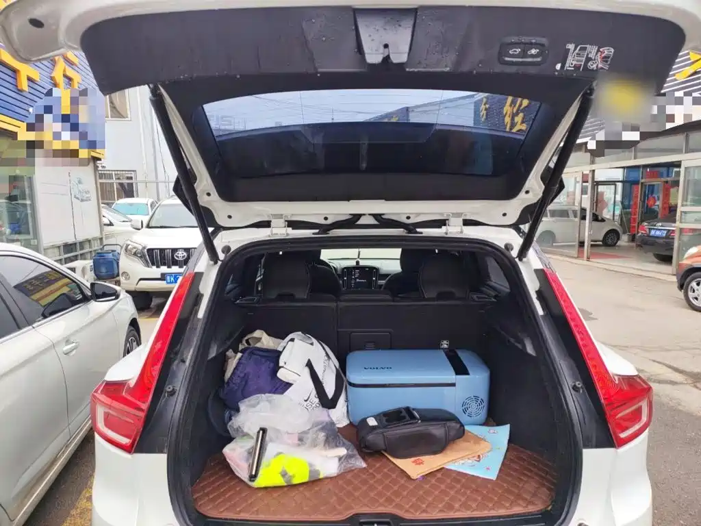 Volvo XC40 2020 — фото 15