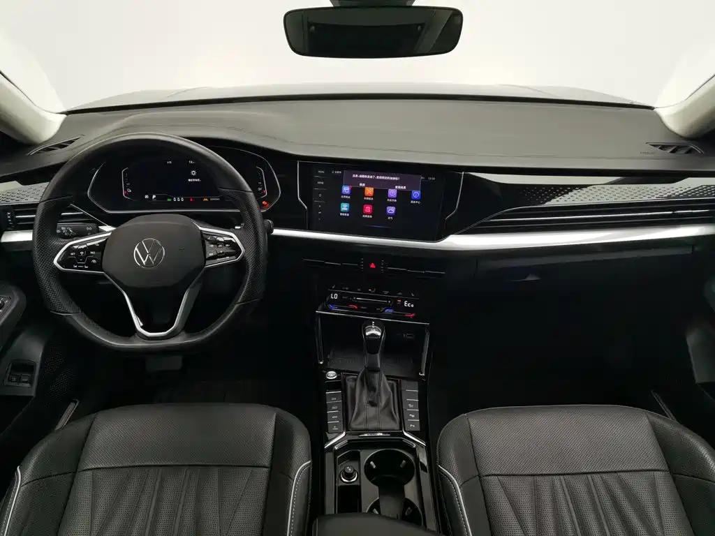 Volkswagen Passat Plug-In Hybrid 2023 — фото 5