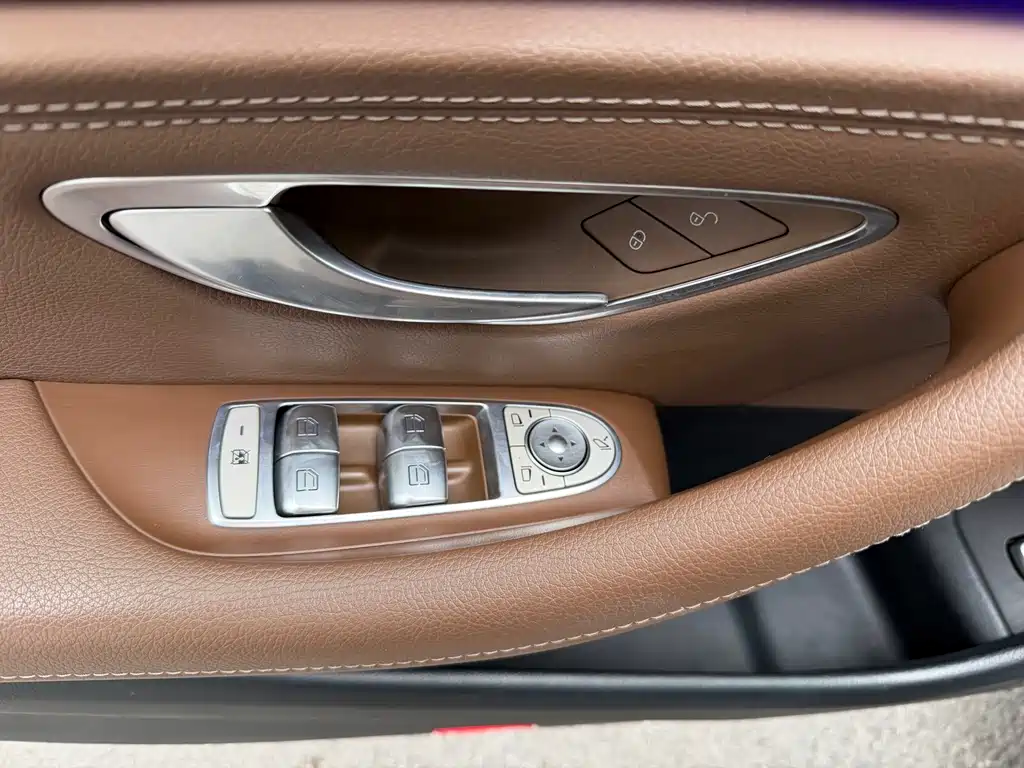Mercedes-Benz E-Class 2022 — фото 15