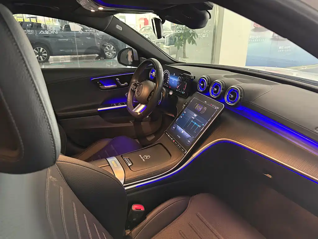 Mercedes-Benz C-Class 2023 — фото 11