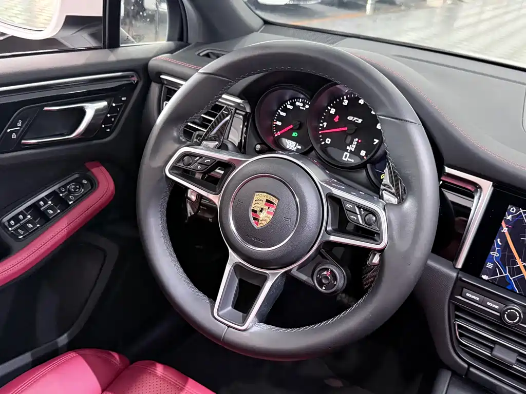Porsche Macan 2021 — фото 15