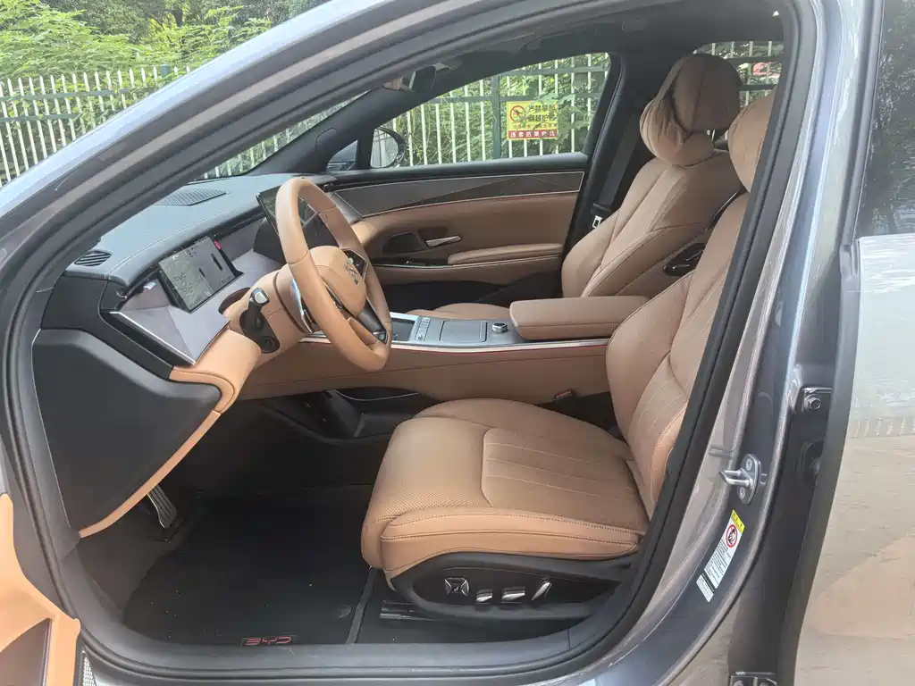 BYD Han L 2025