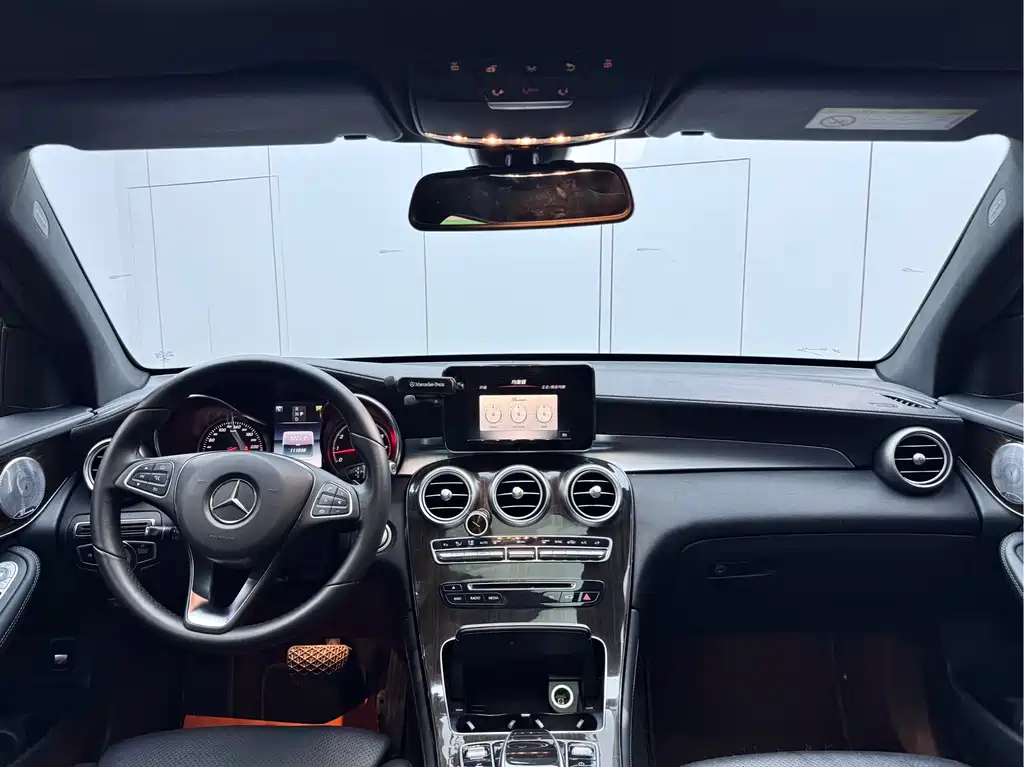 Mercedes-Benz GLC 2017 — фото 20