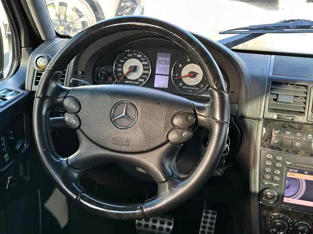 Mercedes-Benz G-Class AMG 2011 — фото 15