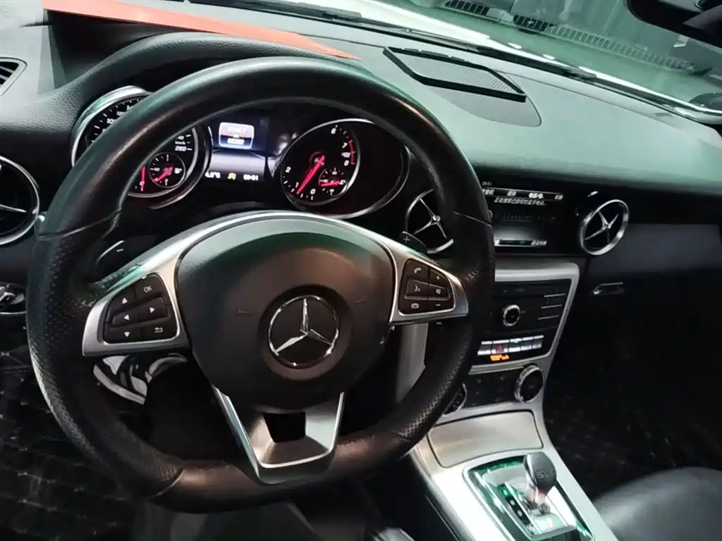 Mercedes-Benz SLC 2017 — фото 10