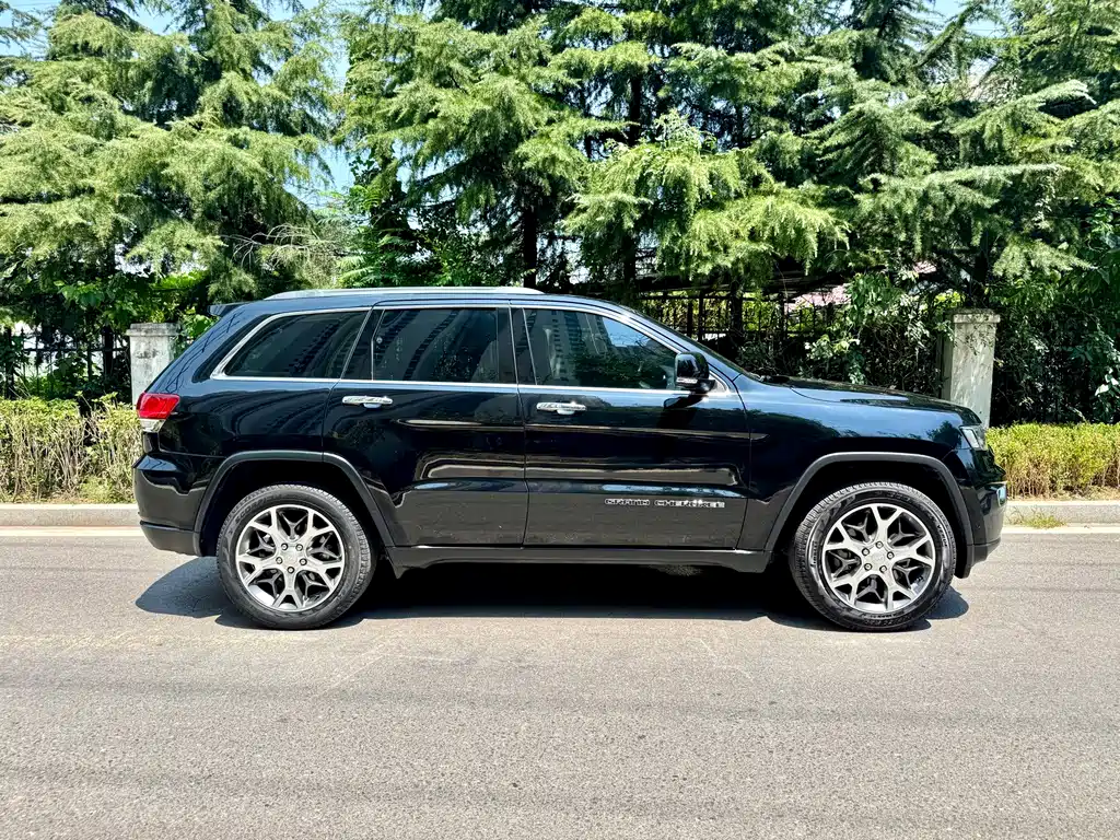 Jeep Grand Cherokee 2022 — фото 6