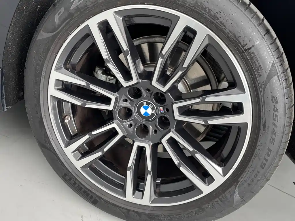 BMW 5 Series 2024 — фото 13
