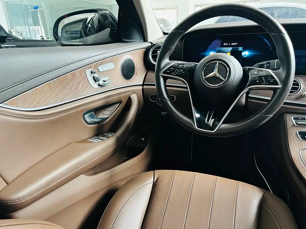 Mercedes-Benz E-Class 2021 — фото 13