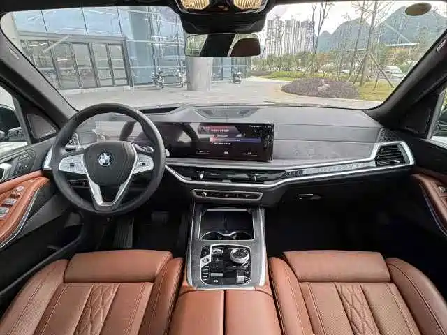 BMW X7 2025 — фото 13