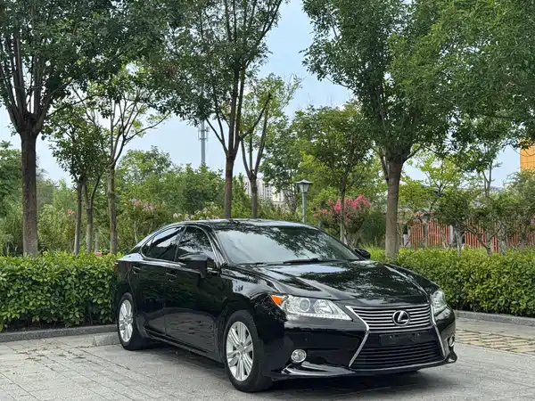 Lexus ES 2014