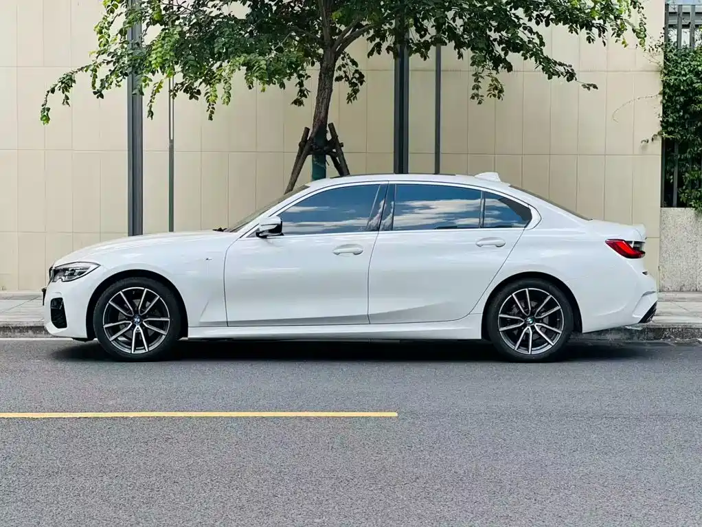 BMW 3 Series 2022
